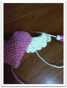 Amigurumi Winged Heart – step 30