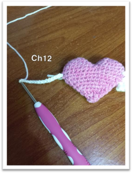 Amigurumi Winged Heart – step 34