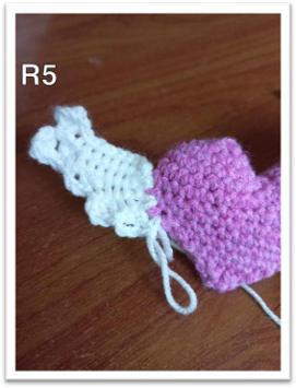 Amigurumi Winged Heart – step 39