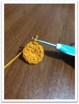 crochet christmas baubles – Slipstitch to finish Round 02
