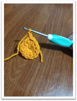 crochet christmas baubles – step 12