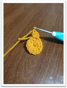 crochet christmas baubles – step 13