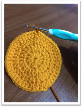 crochet christmas baubles – step 25