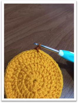 crochet christmas baubles – step 26