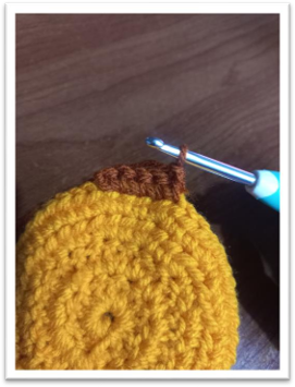 crochet christmas baubles – step 28