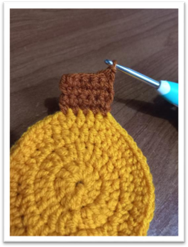 crochet christmas baubles – step 30