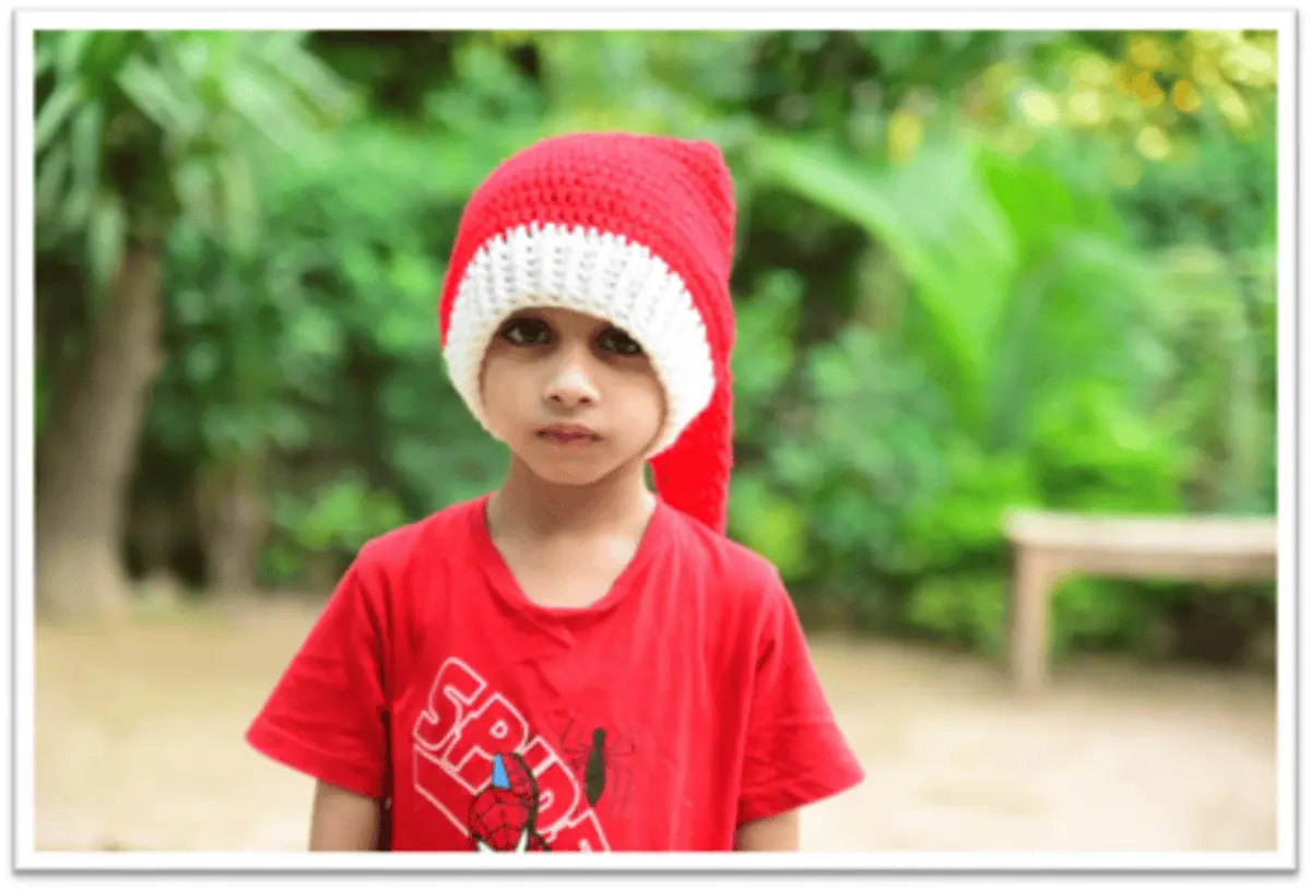 Free Santa Hat Crochet Pattern (Baby to Adult)